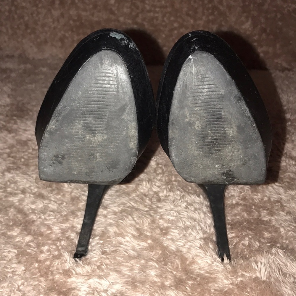 Heels - Picture 4 of 4